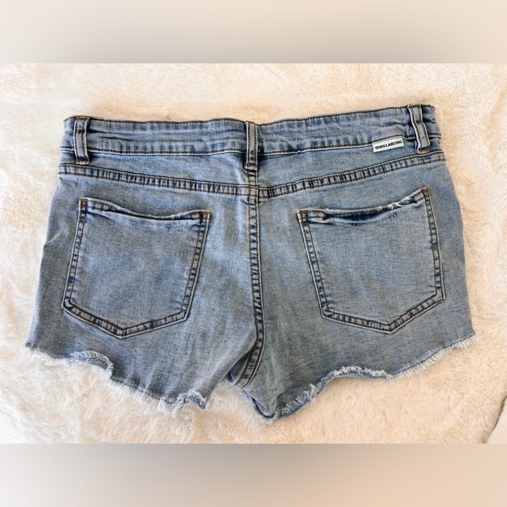 Billabong Denim Shorts - Size 28 - Drawstring closure - Picture 2 of 4